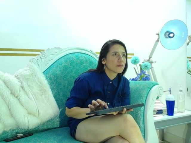 Capturi de ecran de difuzare CandyAndRoose