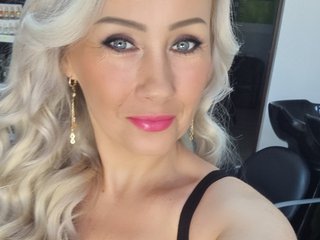 Chat video erotic CandyHellenx