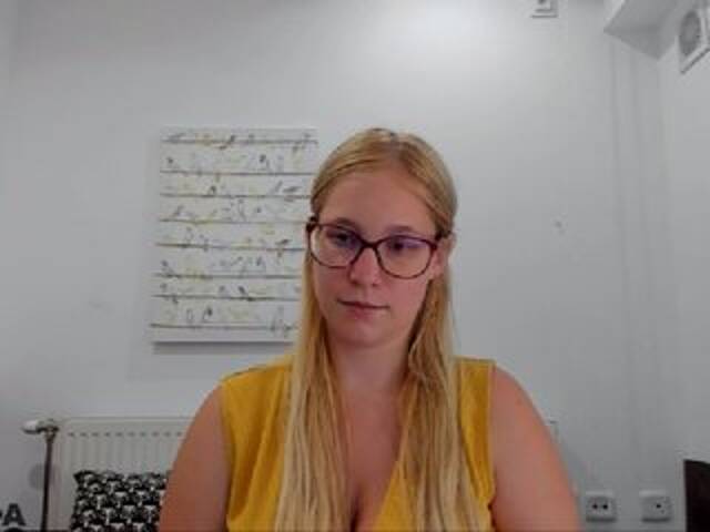 Capturi de ecran de difuzare CandyX18