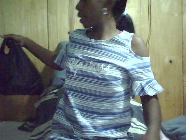 Capturi de ecran de difuzare CathyMia