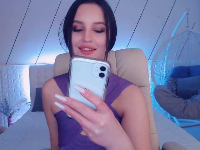 Capturi de ecran de difuzare ChanelCollins