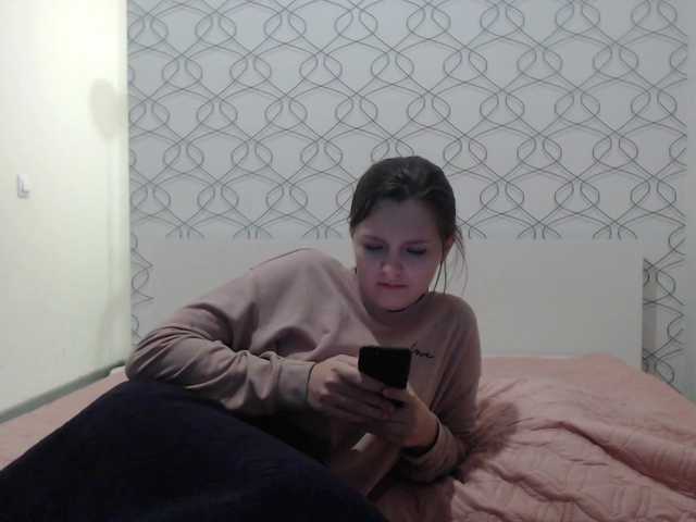 Capturi de ecran de difuzare ChanelKitty