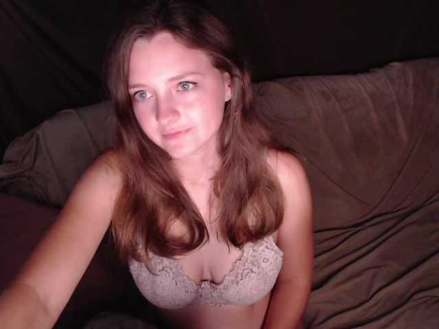 Capturi de ecran de difuzare ChanelKitty