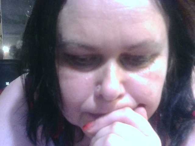 Capturi de ecran de difuzare CharleeKendall