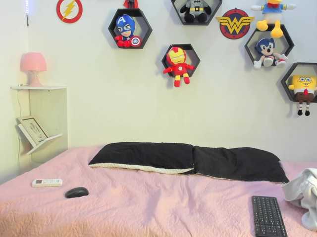 Capturi de ecran de difuzare Charlotequeen