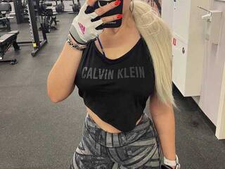 Chat video erotic CharlottaShy