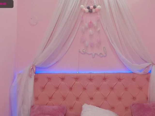 Capturi de ecran de difuzare CharlotteRey