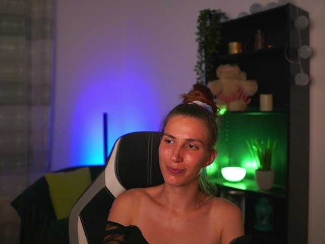 Capturi de ecran de difuzare charlottgotit