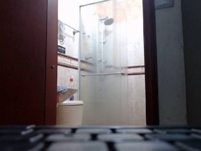 Capturi de ecran de difuzare Cherrycleou