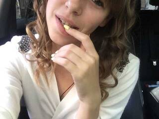 Chat video erotic cherryy11