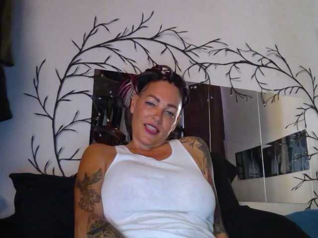 Capturi de ecran de difuzare Chloe369