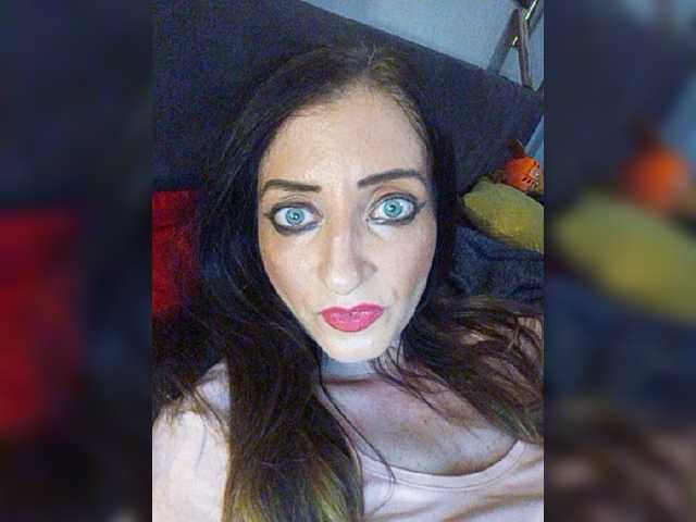 Capturi de ecran de difuzare ChristianaHot