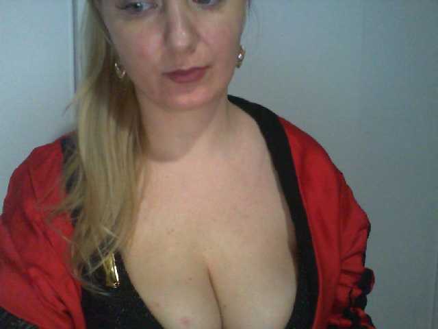 Capturi de ecran de difuzare ChristinaHotX