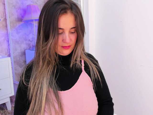 Capturi de ecran de difuzare ClaraCornerr
