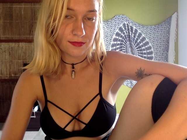 Capturi de ecran de difuzare lilbadgurl