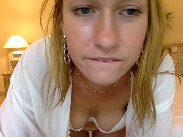 Capturi de ecran de difuzare lilbadgurl