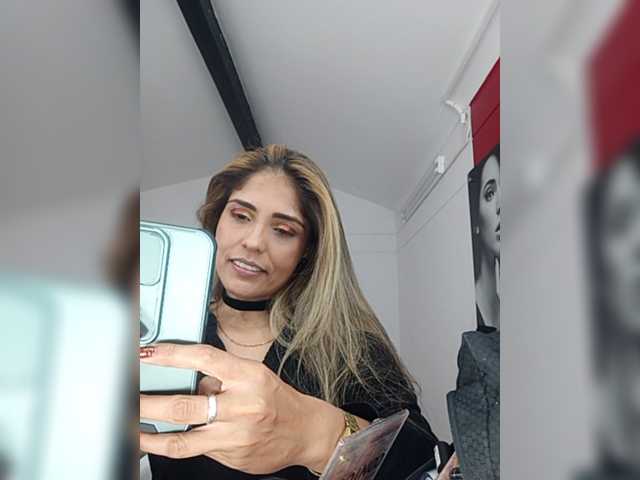 Capturi de ecran de difuzare CloeFerreli