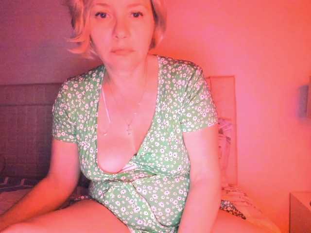 Fotografii Colette1W fire follow me.....lovense from 2 token.) tease 15) naked 1000)strong vibration 112, extra strong vibration 223naked 1000. dream 1 type 40000 token