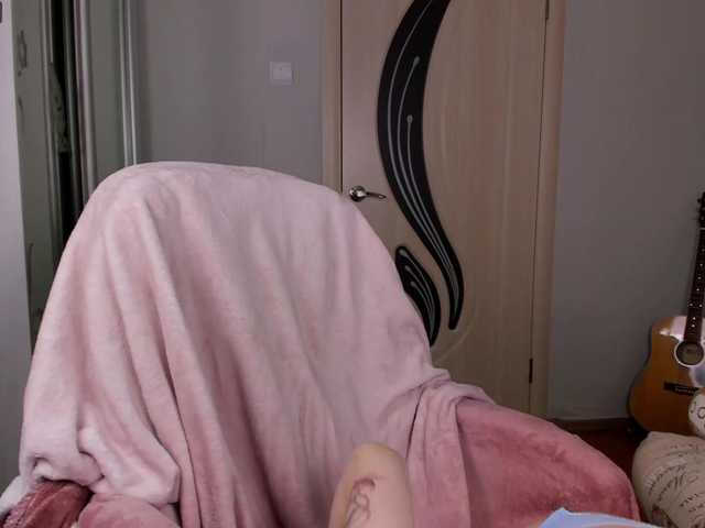 Capturi de ecran de difuzare PaulinePuff