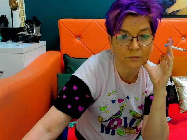 Capturi de ecran de difuzare cornycamelia