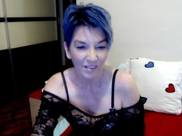 Fotografii cornycamelia Welcome guys to my room ,Hoot Cougar play with me and lest cum toghter