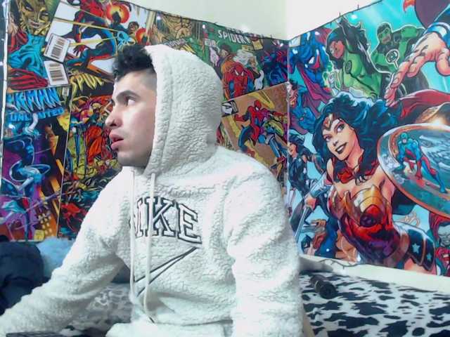 Capturi de ecran de difuzare CoupleLatinjs