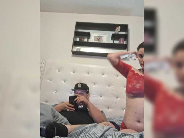 Capturi de ecran de difuzare CoupleofNymphs8890