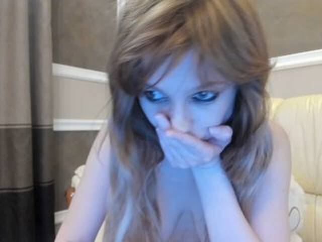 Capturi de ecran de difuzare cryptoslutty