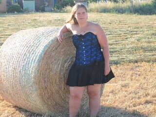 Chat video erotic curvyemma