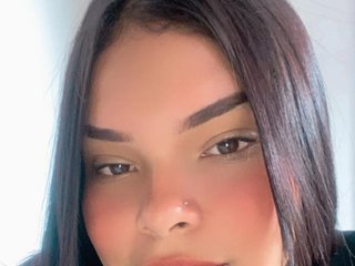 Chat video erotic cuteandshybrunette