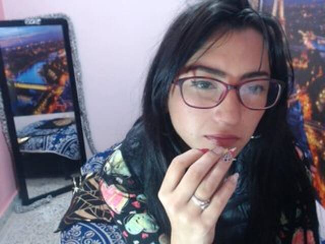 Capturi de ecran de difuzare cutepremium