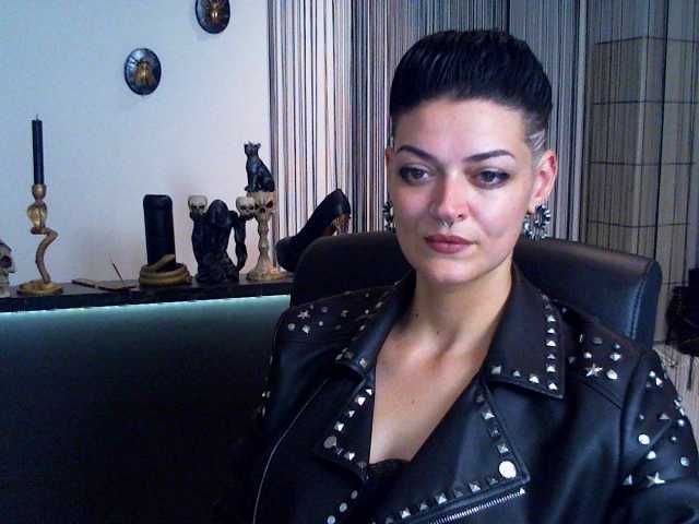 Capturi de ecran de difuzare DaemonInk