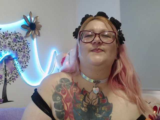 Capturi de ecran de difuzare daliamoon