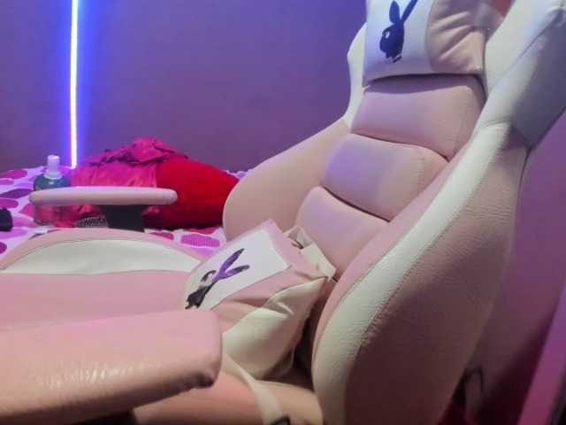 Capturi de ecran de difuzare daniela-moon