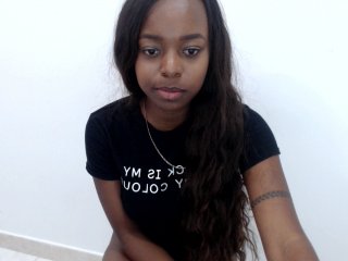 Fotografii daniielaa My pussy want some love// LOVENSE ON- make me wet wt ur tips guys// @reamain ride toy//at150 #sloopy #bj