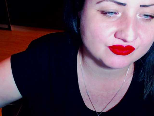 Capturi de ecran de difuzare KinkyDomina