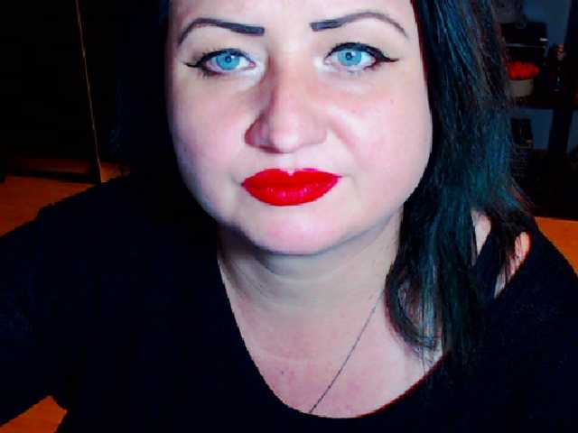 Capturi de ecran de difuzare KinkyDomina