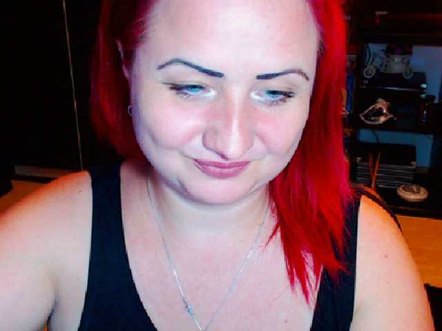 Capturi de ecran de difuzare KinkyDomina