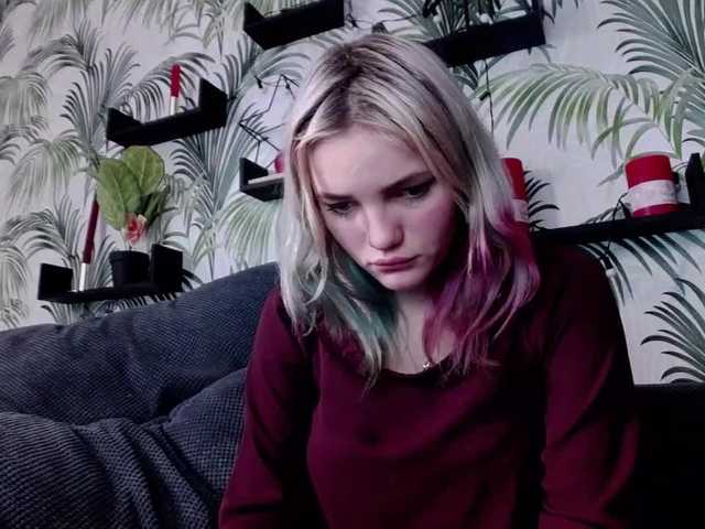 Capturi de ecran de difuzare DellaHolt