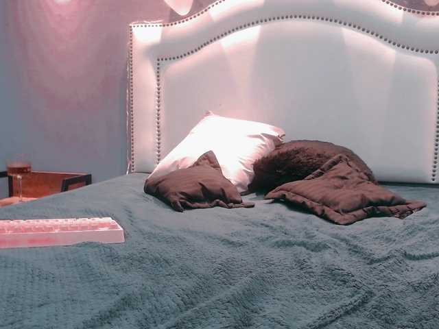 Capturi de ecran de difuzare DeviilDoll