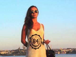 Chat video erotic dinaenjoy