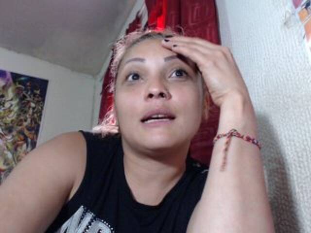 Capturi de ecran de difuzare DirtySexAnal