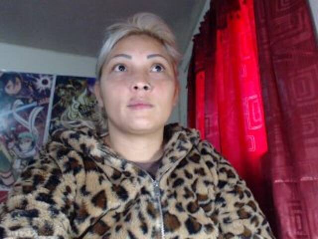 Capturi de ecran de difuzare DirtySexAnal