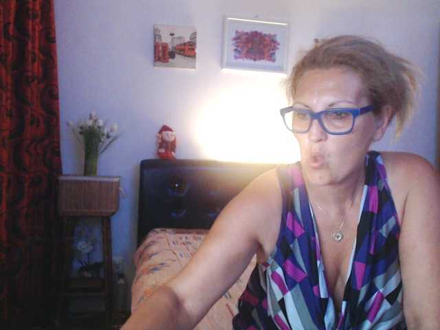 Fotografii Angel_Dm_Milf welcome guys♥let´s enjoy a good moment together, your tips make me undress and make me cum&squirt for you ;) For see tipmenu type /tipmenu #orgasm #squirt #bigboobs #lovense #bigass