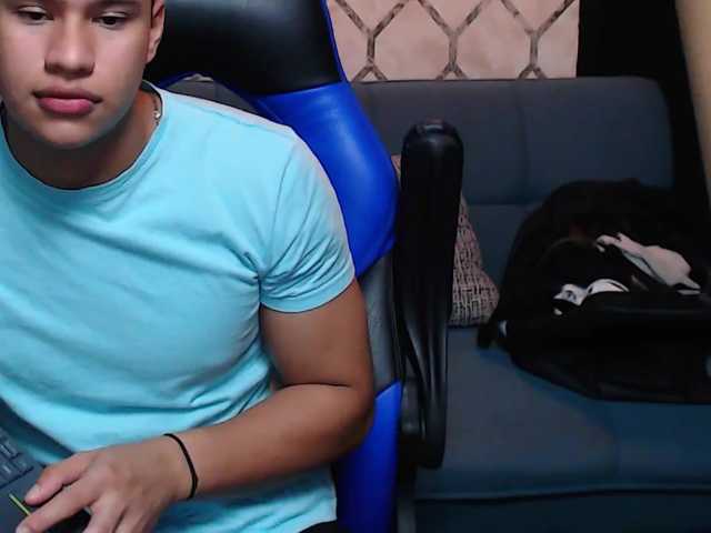 Capturi de ecran de difuzare DomAndRose
