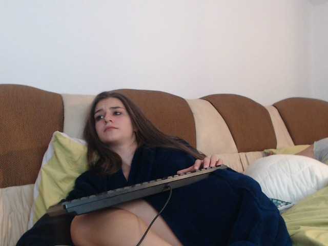 Capturi de ecran de difuzare Dominationbby