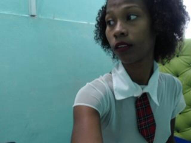 Capturi de ecran de difuzare Ebonyaria