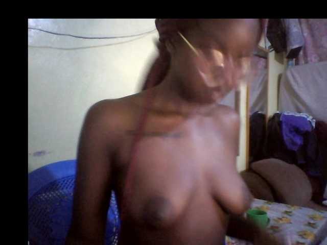 Capturi de ecran de difuzare Ebonymuse