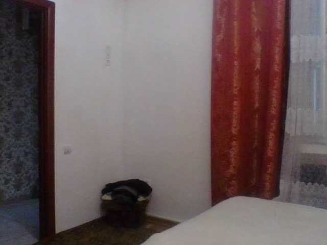 Capturi de ecran de difuzare Eleanesa