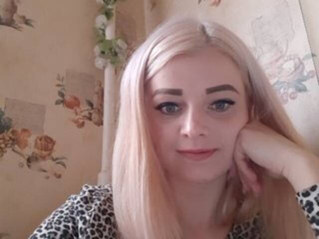 Capturi de ecran de difuzare ElegantBlonda